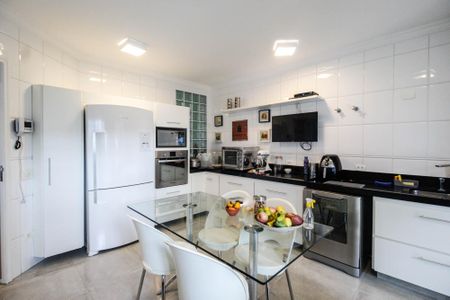 Casa à venda com 280m², 3 quartos e 4 vagas Casa à venda com 280m², 3 quartos e 4 vagasCozinha