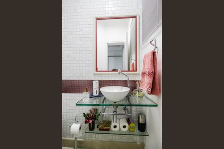 Casa à venda com 280m², 3 quartos e 4 vagas Casa à venda com 280m², 3 quartos e 4 vagasLavabo