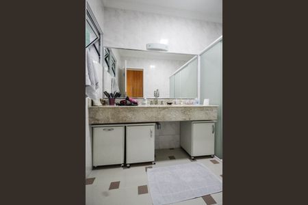 Casa à venda com 280m², 3 quartos e 4 vagas Casa à venda com 280m², 3 quartos e 4 vagasBanheiro