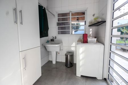 Casa à venda com 280m², 3 quartos e 4 vagas Casa à venda com 280m², 3 quartos e 4 vagasÁrea de serviço