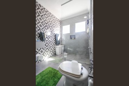 Casa à venda com 280m², 3 quartos e 4 vagas Casa à venda com 280m², 3 quartos e 4 vagasSuíte