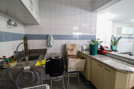 Casa à venda com 280m², 3 quartos e 4 vagas Casa à venda com 280m², 3 quartos e 4 vagasQuarto de serviço 3