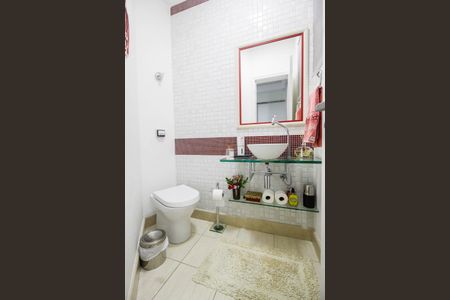 Casa à venda com 280m², 3 quartos e 4 vagas Casa à venda com 280m², 3 quartos e 4 vagasLavabo