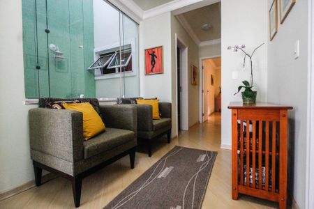 Casa à venda com 280m², 3 quartos e 4 vagas Casa à venda com 280m², 3 quartos e 4 vagasHall