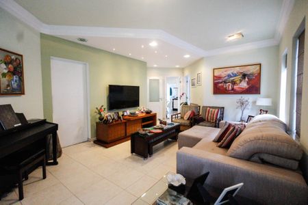 Casa à venda com 280m², 3 quartos e 4 vagas Casa à venda com 280m², 3 quartos e 4 vagasSala