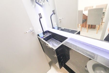 Casa de condomínio à venda com 125m², 3 quartos e 2 vagasLavabo