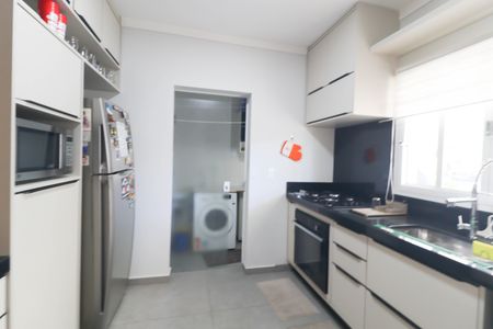 Casa de condomínio à venda com 125m², 3 quartos e 2 vagasCozinha e Área de Serviço