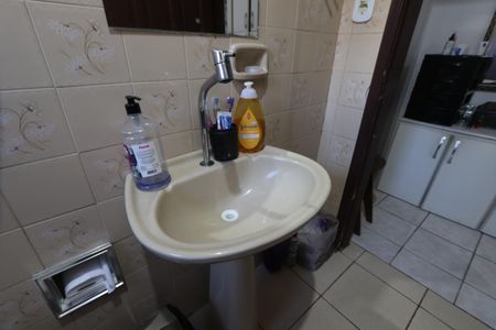 Casa à venda com 330m², 6 quartos e 8 vagasBanheiro - Casa 3