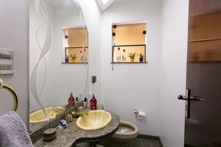 Casa à venda com 300m², 3 quartos e 2 vagasLavabo