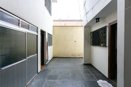 Casa à venda com 300m², 3 quartos e 2 vagasQuintal