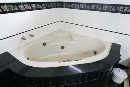 Casa à venda com 300m², 3 quartos e 2 vagasBanheiro do Quarto 1