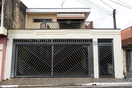 Casa à venda com 300m², 3 quartos e 2 vagasFachada