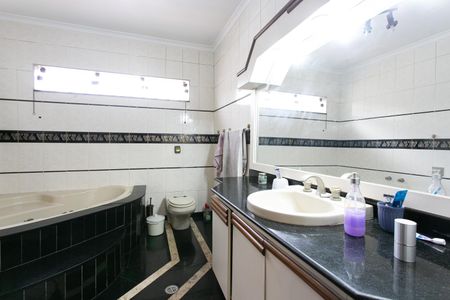 Casa à venda com 300m², 3 quartos e 2 vagasBanheiro do Quarto 1