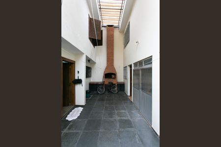 Casa à venda com 300m², 3 quartos e 2 vagasQuintal