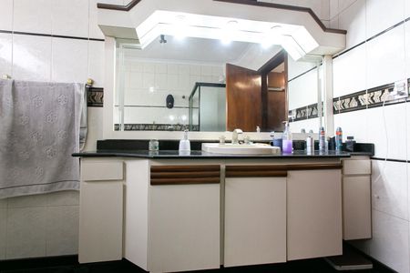 Casa à venda com 300m², 3 quartos e 2 vagasBanheiro do Quarto 1