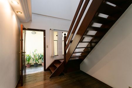 Casa à venda com 300m², 3 quartos e 2 vagasSala