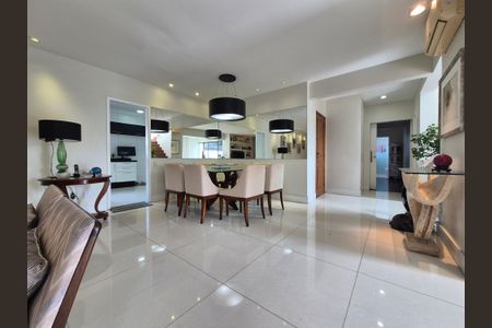 Apartamento à venda com 284m², 4 quartos e 3 vagasSala