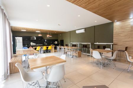 Apartamento à venda com 75m², 3 quartos e 1 vaga Apartamento à venda com 75m², 3 quartos e 1 vagaÁrea comum - Salão de festas