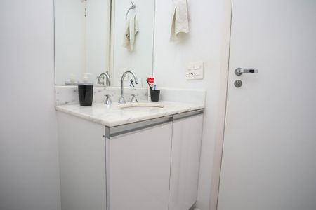 Apartamento à venda com 75m², 3 quartos e 1 vaga Apartamento à venda com 75m², 3 quartos e 1 vagaBanheiro