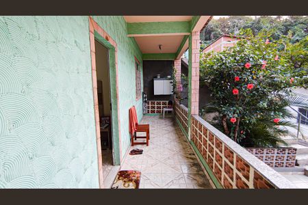 Casa à venda com 205m², 2 quartos e 1 vaga Casa à venda com 205m², 2 quartos e 1 vagaVaranda