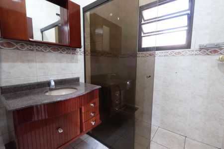 Casa à venda com 205m², 3 quartos e 2 vagasBanheiro da Suíte