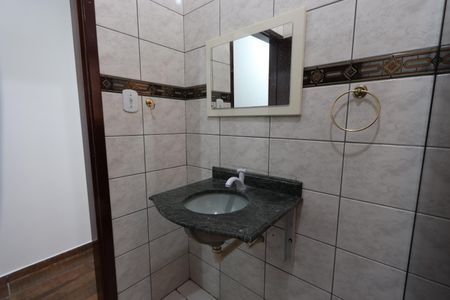 Casa à venda com 205m², 3 quartos e 2 vagasBanheiro Social