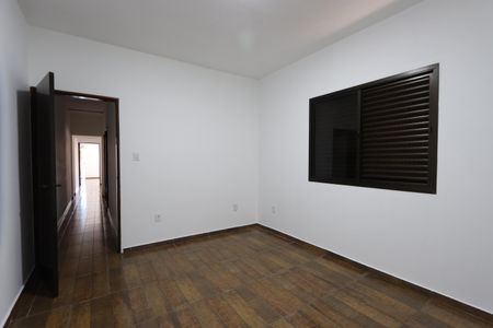 Casa à venda com 205m², 3 quartos e 2 vagasQuarto 2