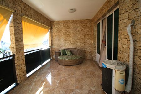 Casa à venda com 171m², 2 quartos e sem vagaVaranda 2º piso
