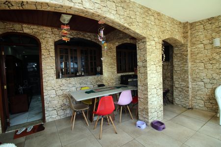 Casa à venda com 171m², 2 quartos e sem vagaVaranda 1º piso