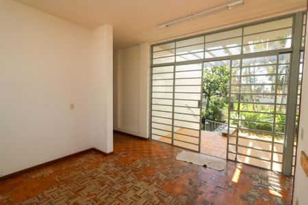 Casa à venda com 500m², 4 quartos e 4 vagas Casa à venda com 500m², 4 quartos e 4 vagasSala de Jantar