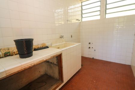 Casa à venda com 500m², 4 quartos e 4 vagas Casa à venda com 500m², 4 quartos e 4 vagasÁrea de Serviço