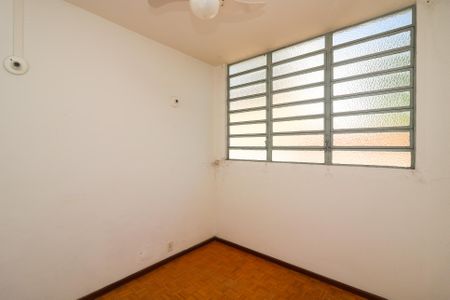 Casa à venda com 500m², 4 quartos e 4 vagas Casa à venda com 500m², 4 quartos e 4 vagasQuarto 1