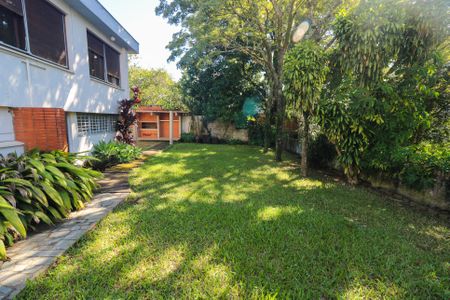 Casa à venda com 500m², 4 quartos e 4 vagas Casa à venda com 500m², 4 quartos e 4 vagasQuintal