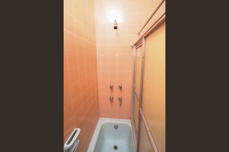 Casa à venda com 500m², 4 quartos e 4 vagas Casa à venda com 500m², 4 quartos e 4 vagasBanheiro 2