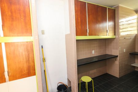Casa à venda com 500m², 4 quartos e 4 vagas Casa à venda com 500m², 4 quartos e 4 vagasCozinha