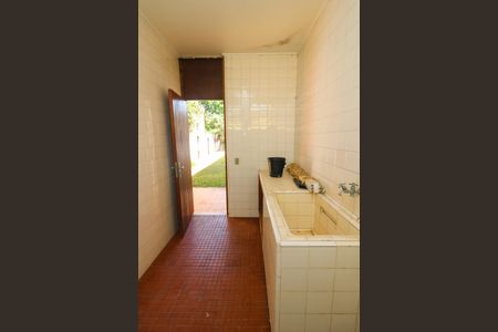 Casa à venda com 500m², 4 quartos e 4 vagas Casa à venda com 500m², 4 quartos e 4 vagasÁrea de Serviço