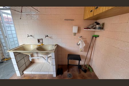 Casa à venda com 252m², 3 quartos e 4 vagas Casa à venda com 252m², 3 quartos e 4 vagasÁrea de Serviço