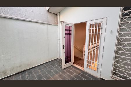 Casa à venda com 252m², 3 quartos e 4 vagas Casa à venda com 252m², 3 quartos e 4 vagasÁrea externa
