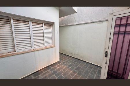 Casa à venda com 252m², 3 quartos e 4 vagas Casa à venda com 252m², 3 quartos e 4 vagasÁrea externa