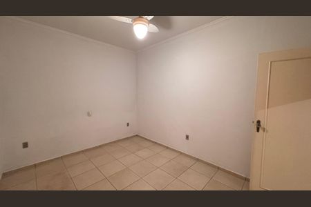 Casa à venda com 252m², 3 quartos e 4 vagas Casa à venda com 252m², 3 quartos e 4 vagasQuarto 2