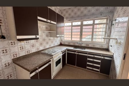 Casa à venda com 252m², 3 quartos e 4 vagas Casa à venda com 252m², 3 quartos e 4 vagasCozinha