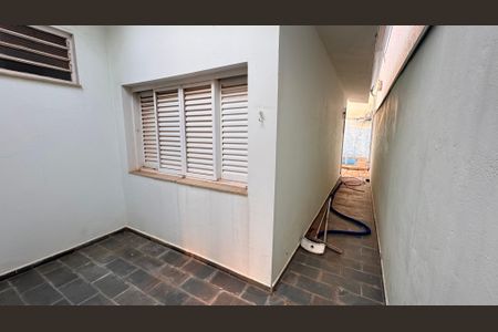 Casa à venda com 252m², 3 quartos e 4 vagas Casa à venda com 252m², 3 quartos e 4 vagasÁrea externa