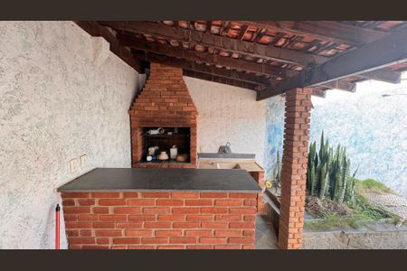 Casa à venda com 252m², 3 quartos e 4 vagas Casa à venda com 252m², 3 quartos e 4 vagasChurrasqueira