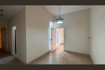 Casa à venda com 252m², 3 quartos e 4 vagas Casa à venda com 252m², 3 quartos e 4 vagasSala de Jantar