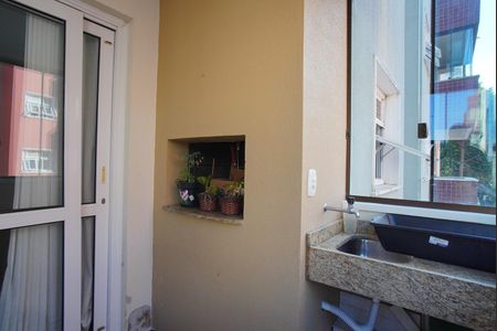 Apartamento à venda com 67m², 2 quartos e 1 vaga Varanda