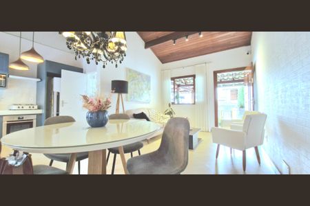 Casa à venda com 87m², 3 quartos e 2 vagasSala