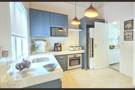 Casa à venda com 87m², 3 quartos e 2 vagasCozinha - Armários