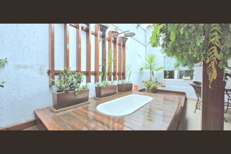 Casa à venda com 87m², 3 quartos e 2 vagasBanheira