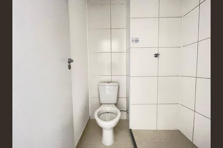 Apartamento à venda com 35m², 2 quartos e 1 vaga Apartamento à venda com 35m², 2 quartos e 1 vagaBanheiro