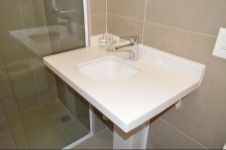 Apartamento à venda com 66m², 2 quartos e 1 vagaBanheiro Social